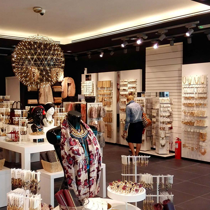 I-AM-Opens-at-Zero-One-Mall,-Qatar---2