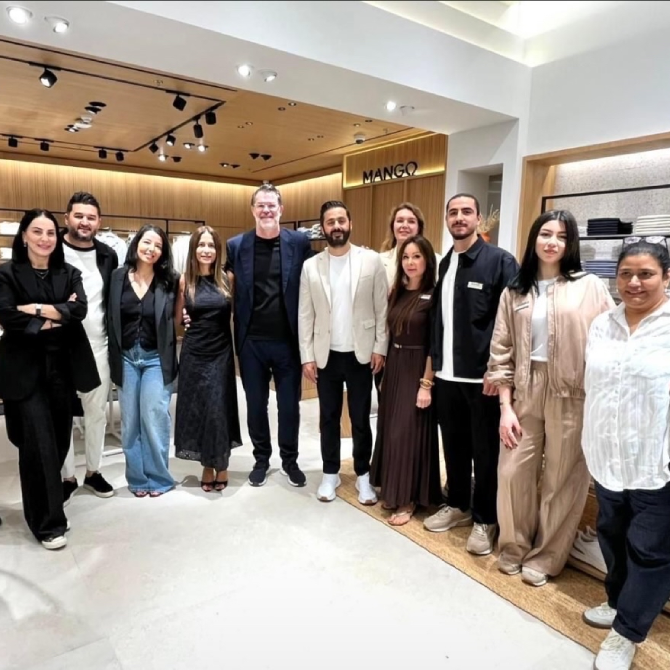 Mango Man reopening 3