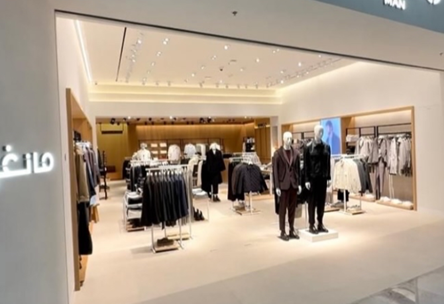 Mango Man Reopens in Dubai Mall